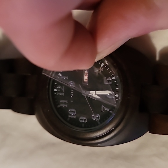 NEW Earth Eco-Friendly‎ Men's Wood Wrist Watch W/Day & Date Runs-BD-27 - Picture 2 of 8